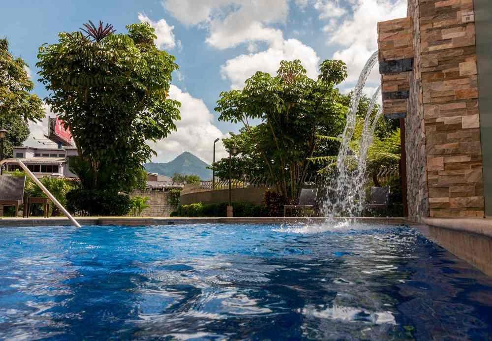 Courtyard By Marriott San Salvador Hotel Bagian luar foto