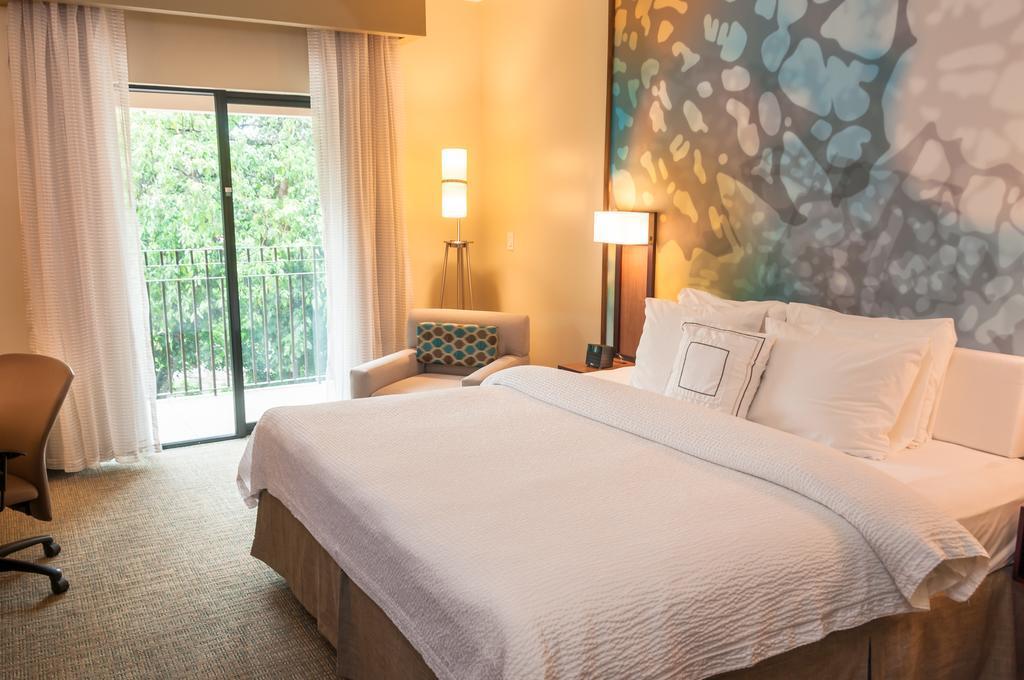 Courtyard By Marriott San Salvador Hotel Bagian luar foto