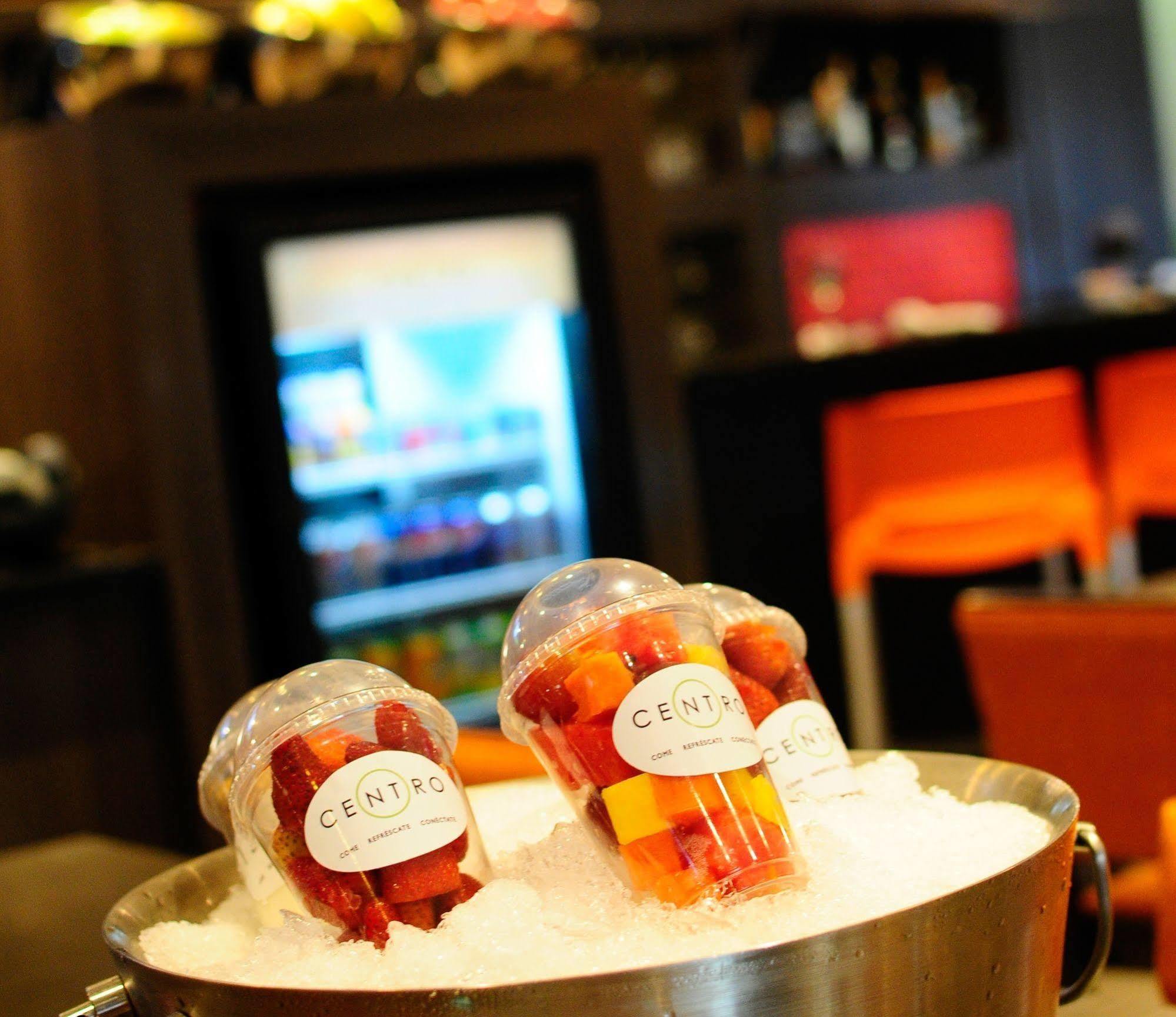 Courtyard By Marriott San Salvador Hotel Bagian luar foto